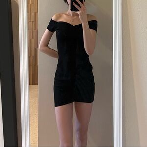 off-shoulder bodycon dress